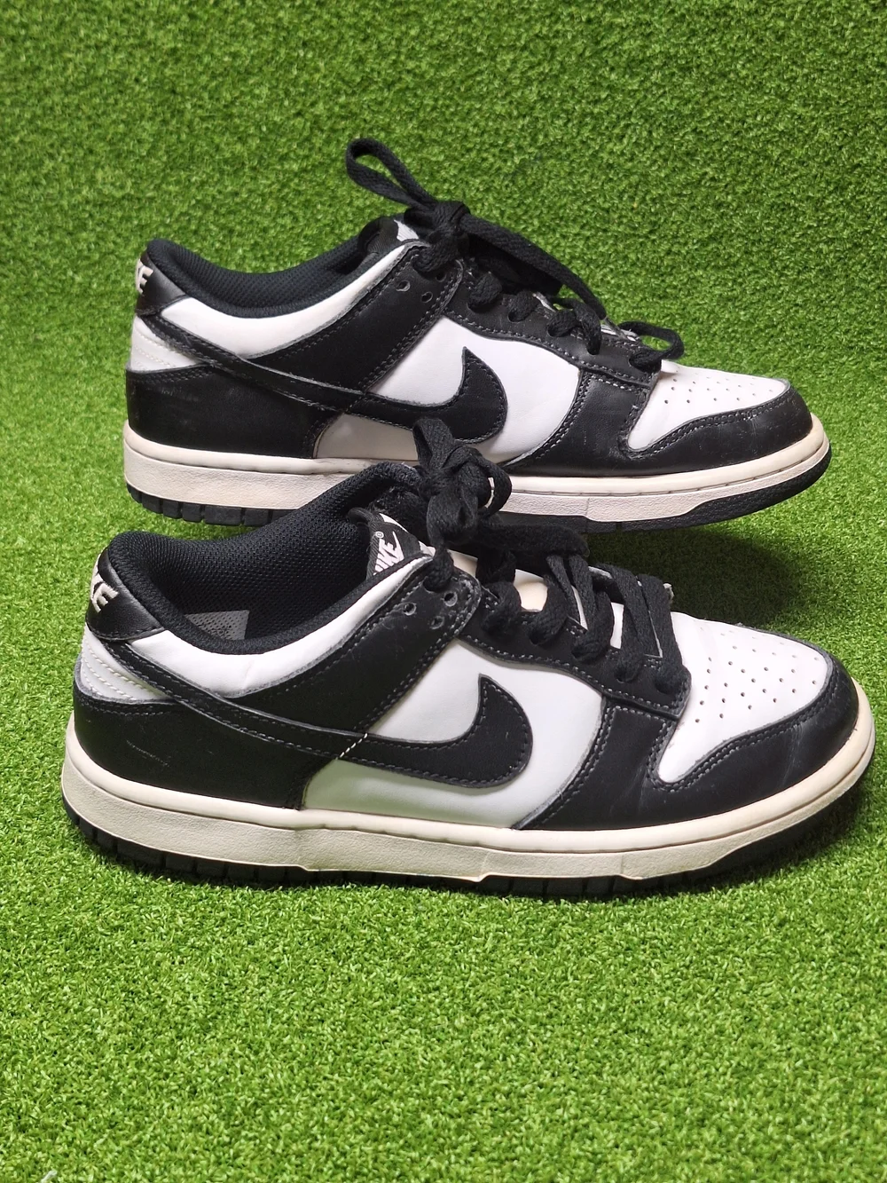 Nike light scuff